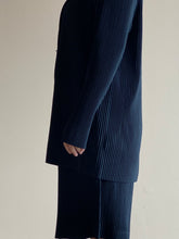 Cargar imagen en el visor de la galería, Goffer Newton Blazer
