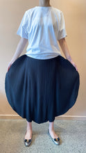 Cargar imagen en el visor de la galería, Goffer Balloon Skirt