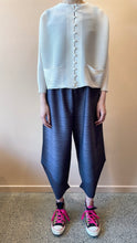 Load image into Gallery viewer, Goffer Gilda Pleated Blouse