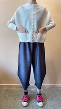 Load image into Gallery viewer, Goffer Gilda Pleated Blouse