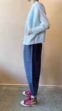 Load image into Gallery viewer, Goffer Gilda Pleated Blouse