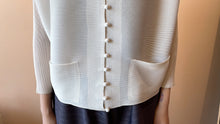 Load image into Gallery viewer, Goffer Gilda Pleated Blouse