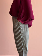 Load image into Gallery viewer, Goffer Balloon Cropped Trousers