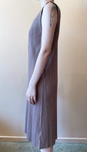 Cargar imagen en el visor de la galería, Goffer French Minimal Dress