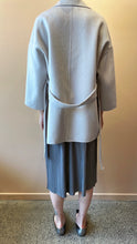 Cargar imagen en el visor de la galería, ÀIMAI Bathrobe Cropped Cashmere Wool Coat