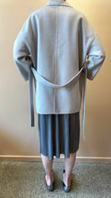 Cargar imagen en el visor de la galería, ÀIMAI Bathrobe Cropped Cashmere Wool Coat