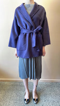 Cargar imagen en el visor de la galería, ÀIMAI Bathrobe Cropped Cashmere Wool Coat