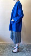 Cargar imagen en el visor de la galería, ÀIMAI Bathrobe Cropped Cashmere Wool Coat