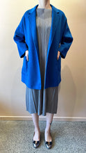 Cargar imagen en el visor de la galería, ÀIMAI Bathrobe Cropped Cashmere Wool Coat