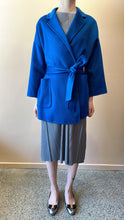 Cargar imagen en el visor de la galería, ÀIMAI Bathrobe Cropped Cashmere Wool Coat