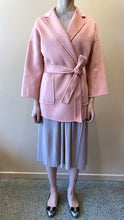 Cargar imagen en el visor de la galería, ÀIMAI Bathrobe Cropped Cashmere Wool Coat