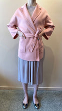 Cargar imagen en el visor de la galería, ÀIMAI Bathrobe Cropped Cashmere Wool Coat