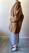 Cargar imagen en el visor de la galería, ÀIMAI Bathrobe Cropped Cashmere Wool Coat