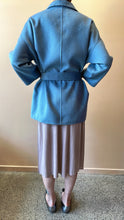 Cargar imagen en el visor de la galería, ÀIMAI Bathrobe Cropped Cashmere Wool Coat
