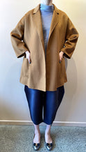 Cargar imagen en el visor de la galería, ÀIMAI Bathrobe Cropped Cashmere Wool Coat