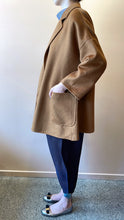 Cargar imagen en el visor de la galería, ÀIMAI Bathrobe Cropped Cashmere Wool Coat