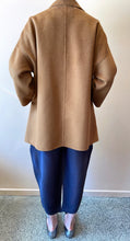 Cargar imagen en el visor de la galería, ÀIMAI Bathrobe Cropped Cashmere Wool Coat