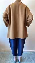 Cargar imagen en el visor de la galería, ÀIMAI Bathrobe Cropped Cashmere Wool Coat