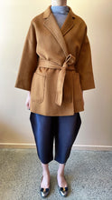 Cargar imagen en el visor de la galería, ÀIMAI Bathrobe Cropped Cashmere Wool Coat