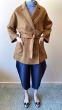 Cargar imagen en el visor de la galería, ÀIMAI Bathrobe Cropped Cashmere Wool Coat