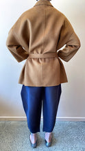 Cargar imagen en el visor de la galería, ÀIMAI Bathrobe Cropped Cashmere Wool Coat