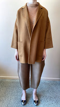 Cargar imagen en el visor de la galería, ÀIMAI Bathrobe Cropped Cashmere Wool Coat