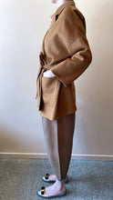 Cargar imagen en el visor de la galería, ÀIMAI Bathrobe Cropped Cashmere Wool Coat