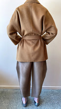 Cargar imagen en el visor de la galería, ÀIMAI Bathrobe Cropped Cashmere Wool Coat