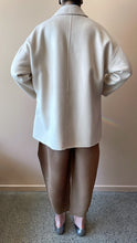 Cargar imagen en el visor de la galería, ÀIMAI Bathrobe Cropped Cashmere Wool Coat