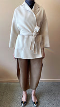 Cargar imagen en el visor de la galería, ÀIMAI Bathrobe Cropped Cashmere Wool Coat