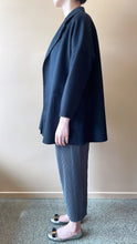Cargar imagen en el visor de la galería, ÀIMAI Bathrobe Cropped Cashmere Wool Coat