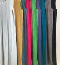 Cargar imagen en el visor de la galería, Goffer French Minimal Dress