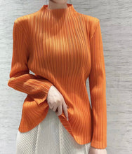 Load image into Gallery viewer, Goffer Studio Long Sleeve Top