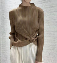 Load image into Gallery viewer, Goffer Studio Long Sleeve Top