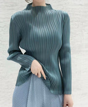 Load image into Gallery viewer, Goffer Studio Long Sleeve Top