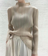 Load image into Gallery viewer, Goffer Studio Long Sleeve Top