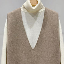 Charger l'image dans la galerie, Naturalway Pure Cashmere Deep V-Neck Vest