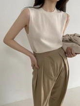 将图片加载到图库查看器,ÀIMAI Classic Cashmere V-Neck Sweater Set