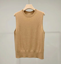 将图片加载到图库查看器,ÀIMAI Classic Cashmere V-Neck Sweater Set