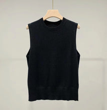 将图片加载到图库查看器,ÀIMAI Classic Cashmere V-Neck Sweater Set