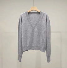 将图片加载到图库查看器,Chloe Premier Cashmere Sweater