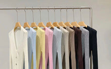 Cargar imagen en el visor de la galería, Wendy Merino Cardigan