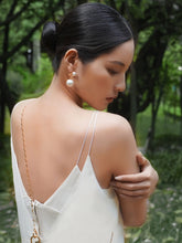 将图片加载到图库查看器,Ethereal Gold & Pearl Earrings