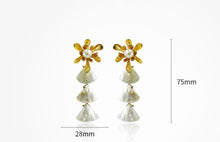 画像をギャラリービューアに読み込む, Seashell Pearl Drop Earrings