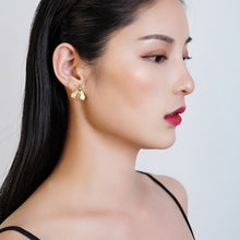Cargar imagen en el visor de la galería, Whimsical Bug Earrings