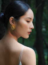 Cargar imagen en el visor de la galería, Blooming Elegance Earrings