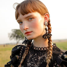 将图片加载到图库查看器,Snowdrop Bloom Earrings