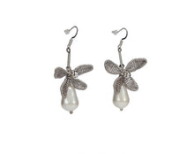 Load image into Gallery viewer, Blooming Elegance Earrings