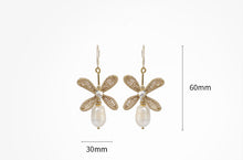 Load image into Gallery viewer, Blooming Elegance Earrings