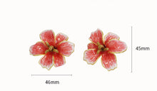 Cargar imagen en el visor de la galería, Maui Blossom Earrings
